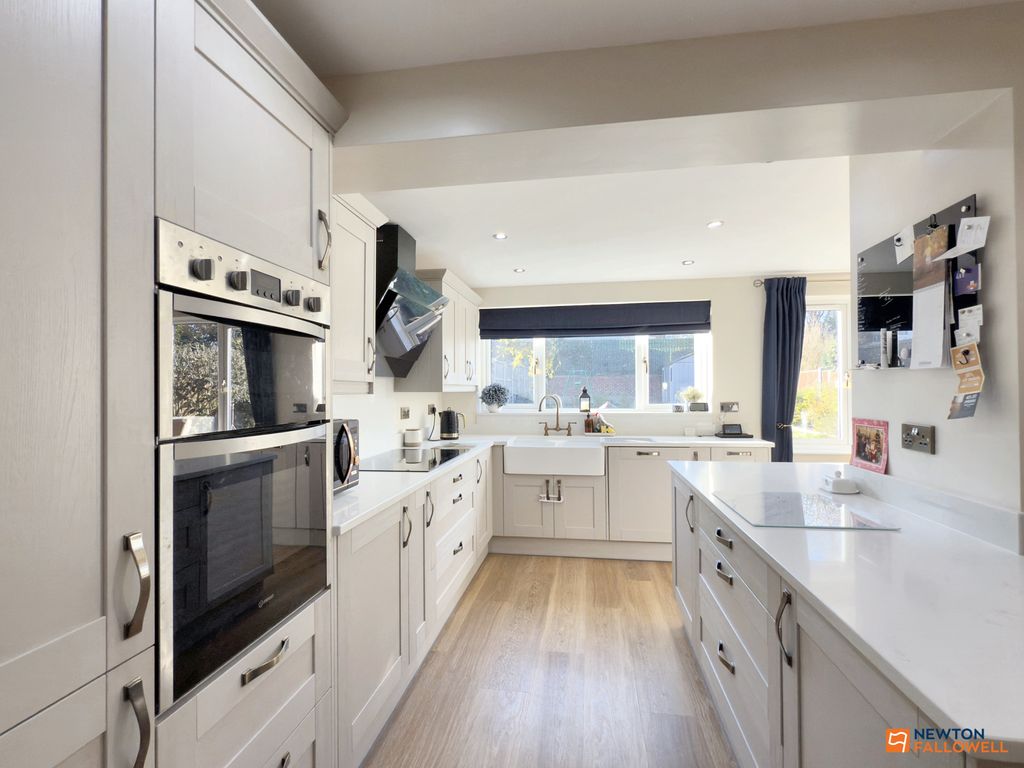 Property photo 3 of 32