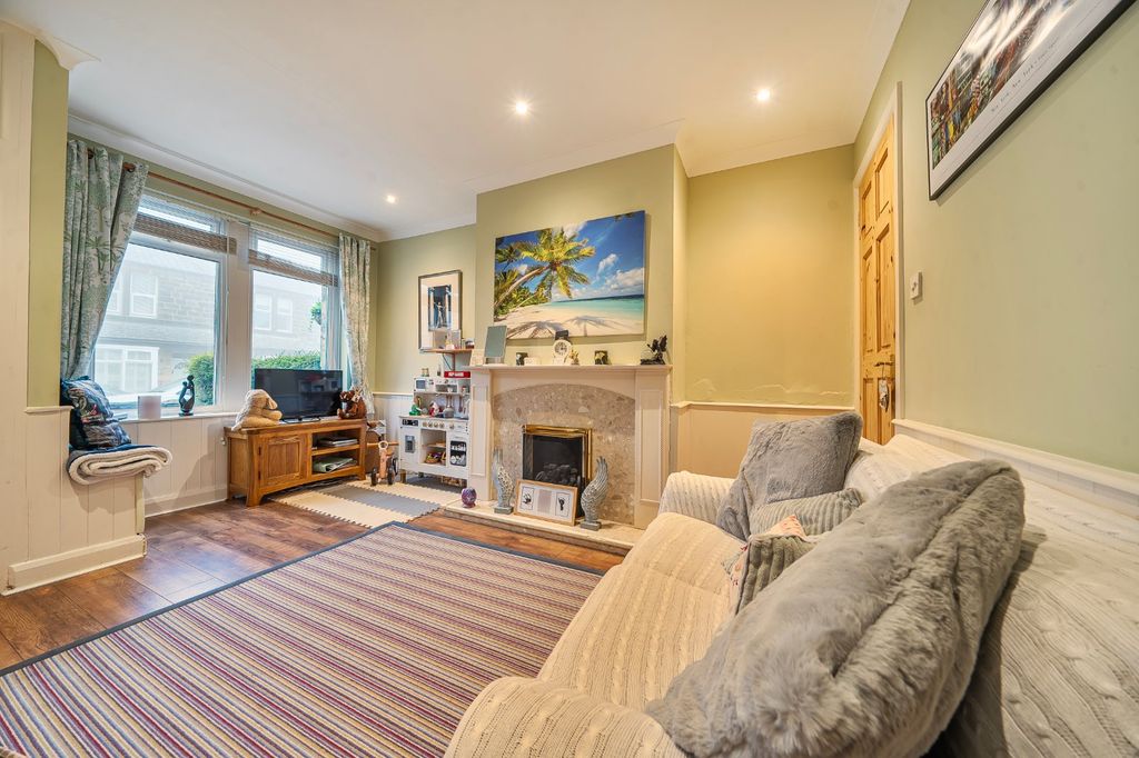 Property photo 2 of 11 Picture No. 36