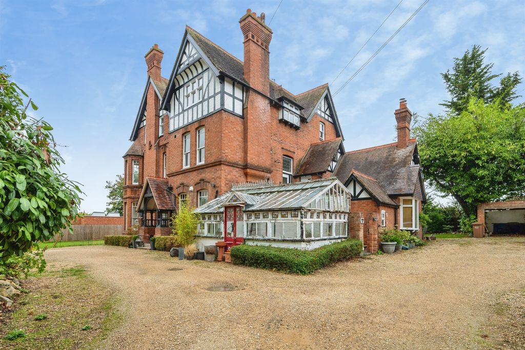 Property photo 3 of 15