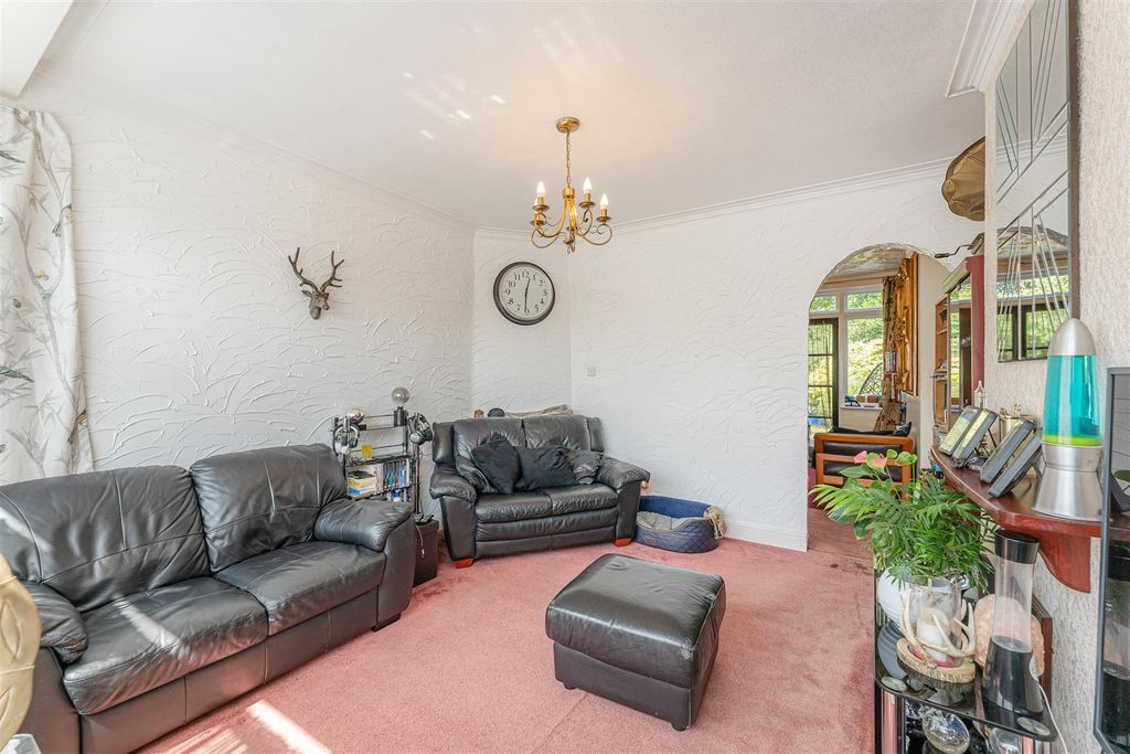Property photo 3 of 21 16.Jpg