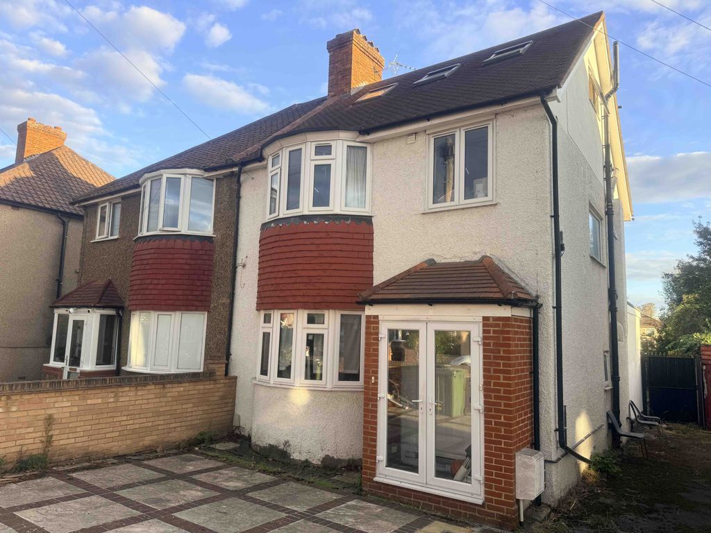 Property photo 1 of 13 5 Bedroom House