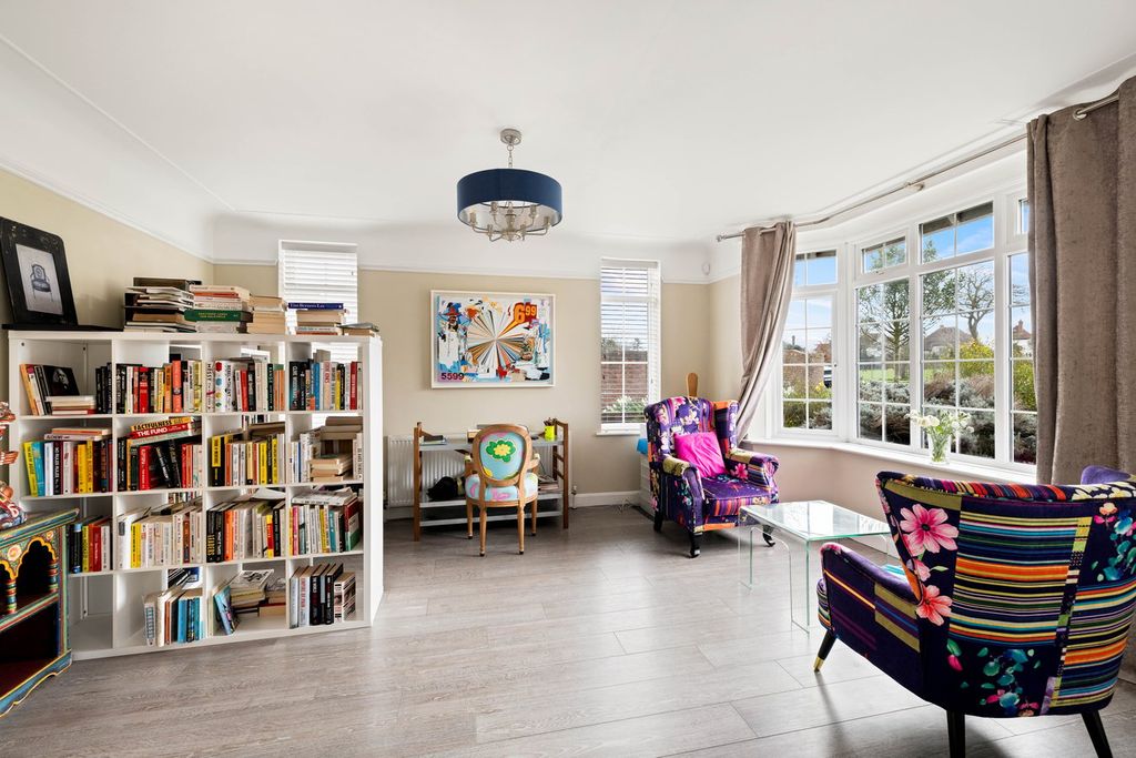 Property photo 3 of 26