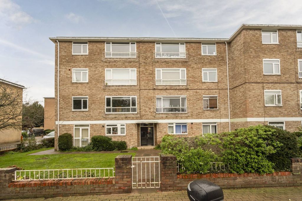 Property photo 1 of 2