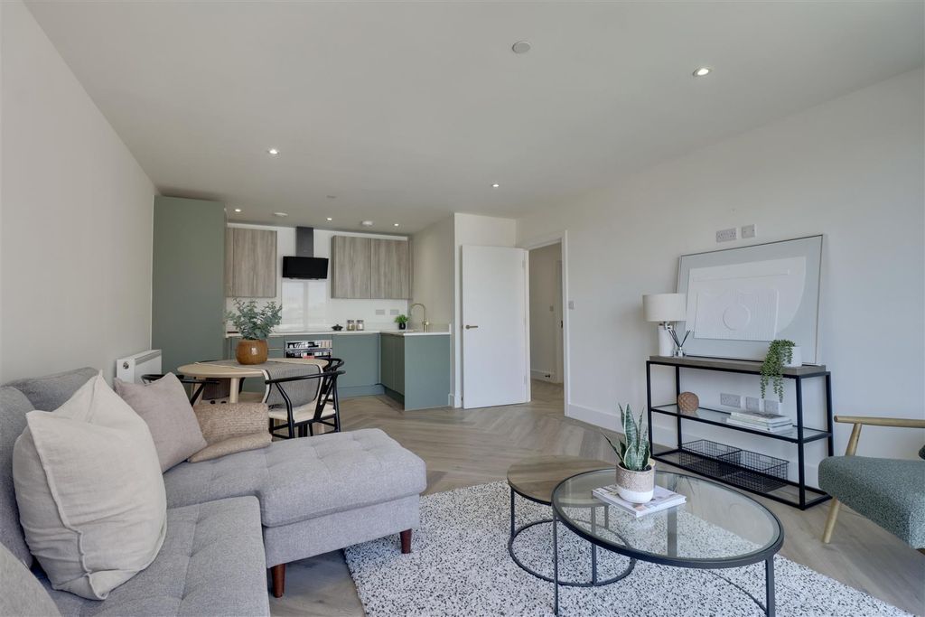 Property photo 1 of 15 83DC78F6-D7C4-4081-B9C6-8Ac10B968Cfc_1_201_A.Jpeg