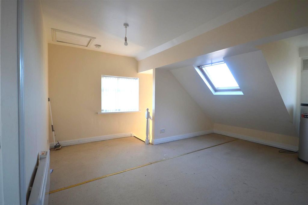 Property photo 1 of 4 Lounge