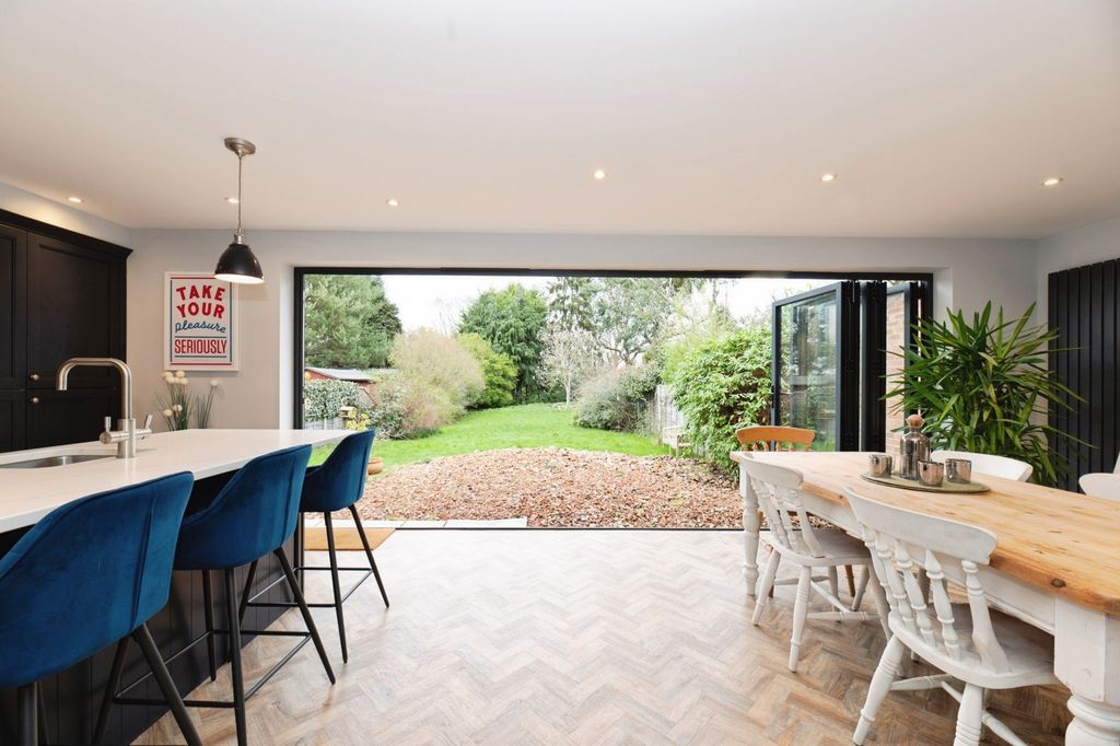 Property photo 3 of 17 Pbox-Img.Jpg