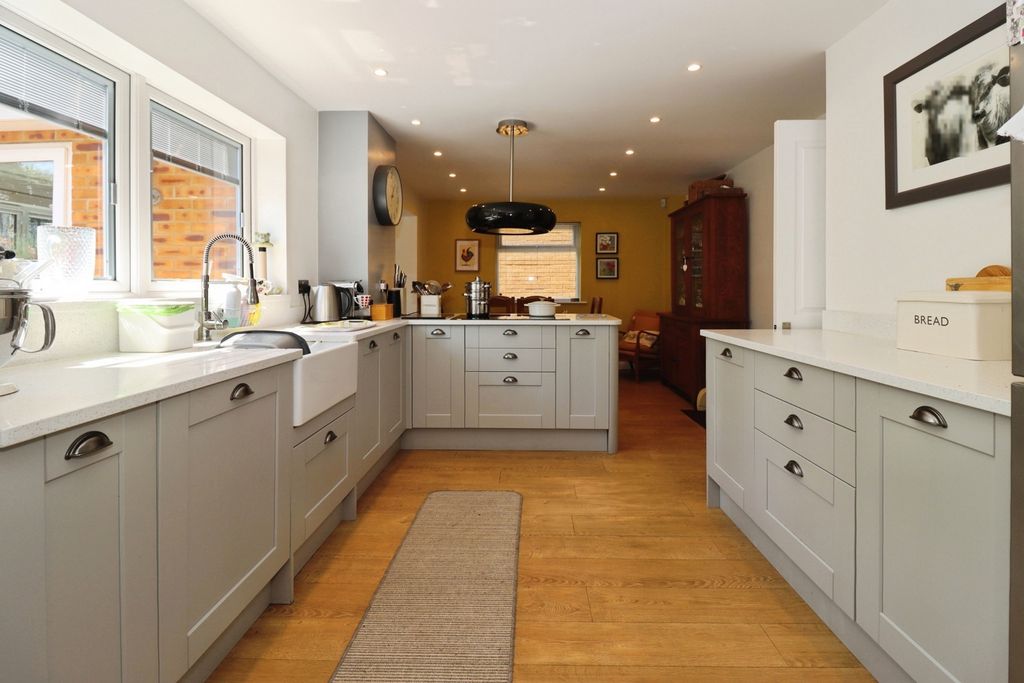 Property photo 2 of 20 Pbox-Img.Jpg