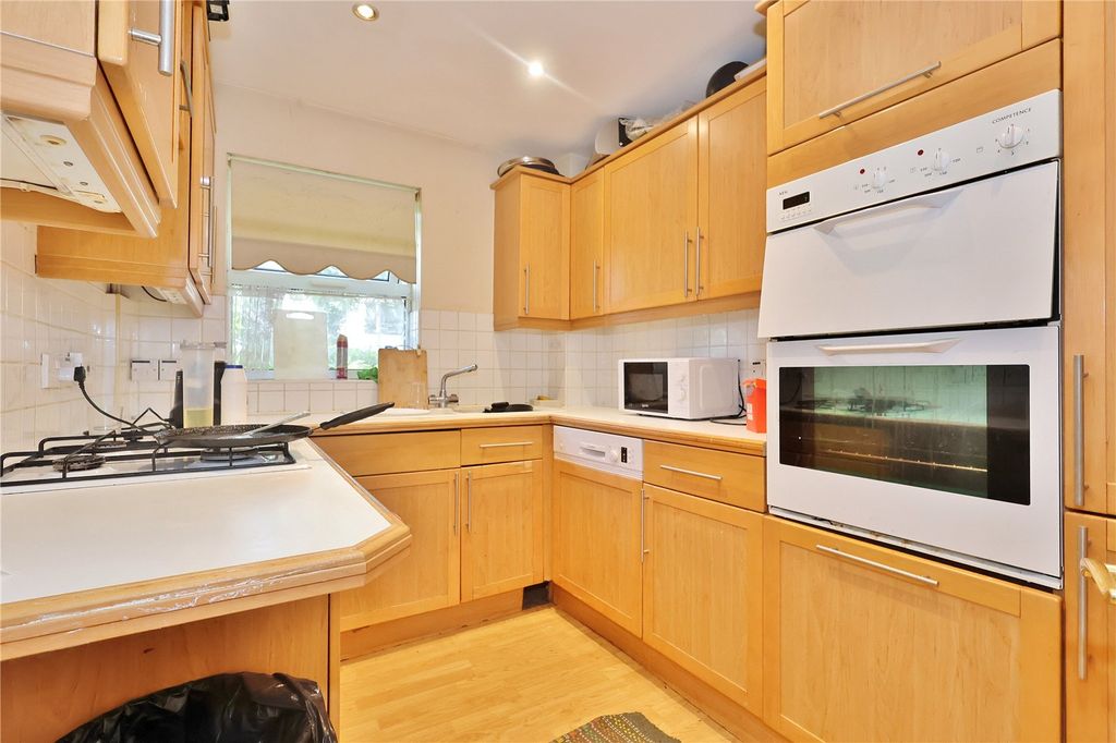 Property photo 2 of 12 Picture No. 13
