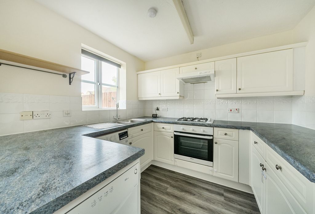 Property photo 2 of 16 Kitchen