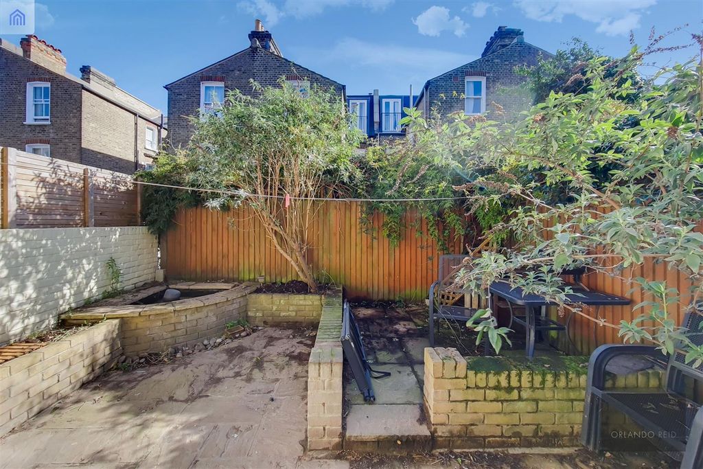 Property photo 2 of 12