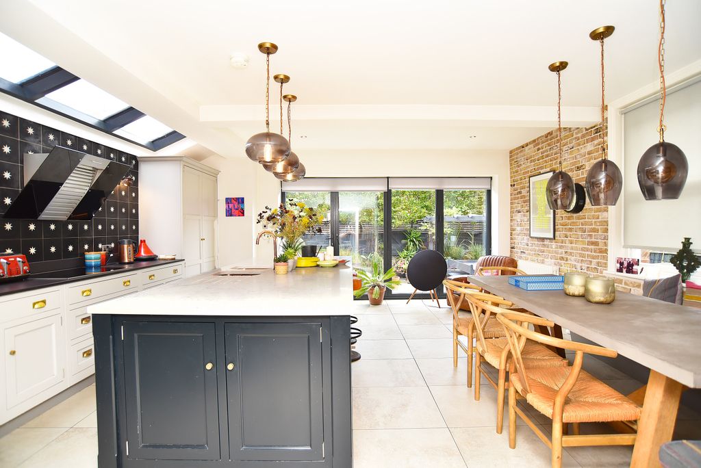 Property photo 1 of 22