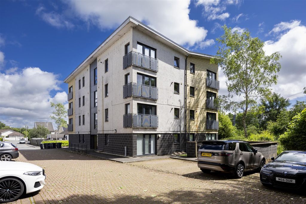 Property photo 1 of 16 16-15F_Newabbey_Rd_Gartcosh_002.Jpg