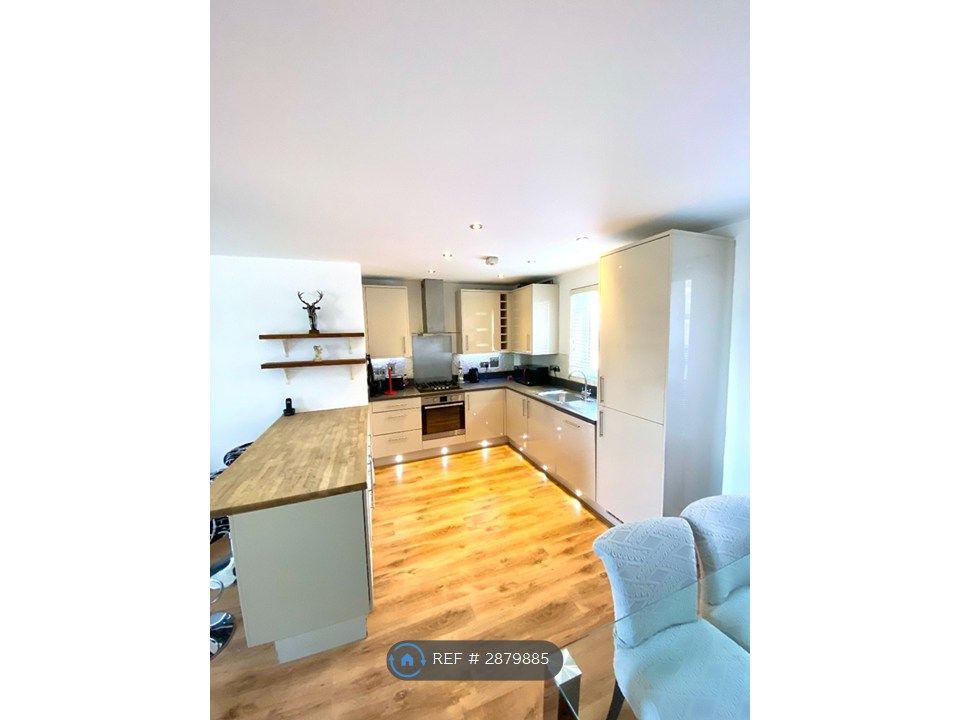 Property photo 1 of 20 Kitchen