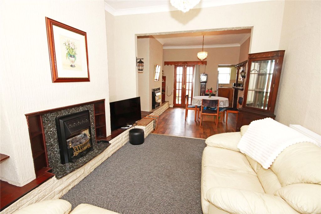 Property photo 2 of 12 Picture No. 05
