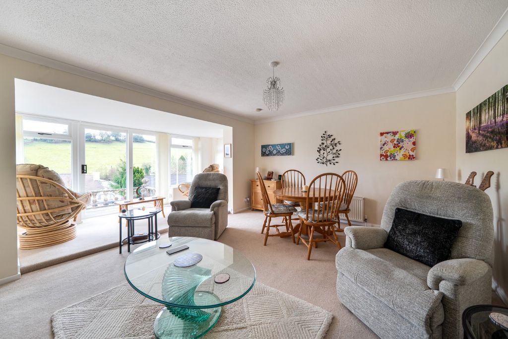 Property photo 2 of 19 Bampton, Seddons