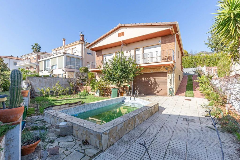 Property photo 1 of 51