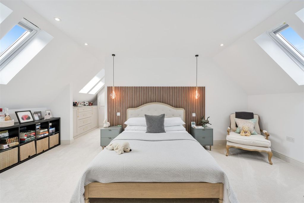 Additional image 13 of 5 bed detached house for saleCaversham Close, Coulsdon CR5