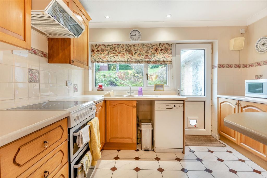 Property photo 3 of 35