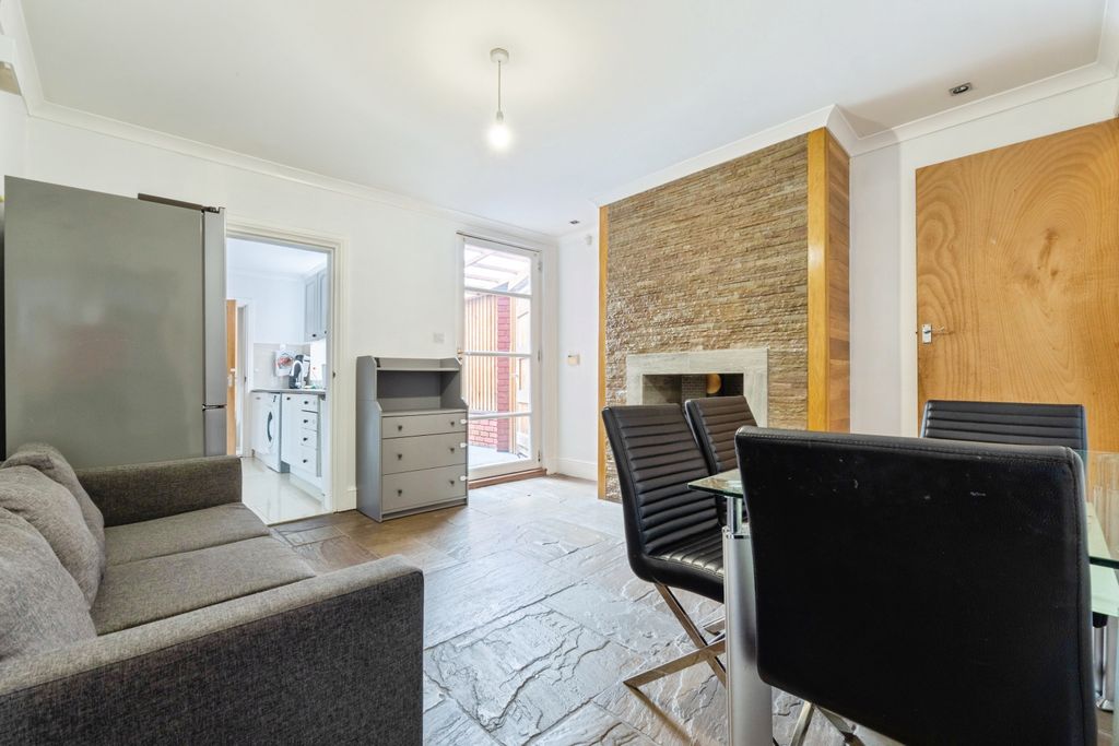 Property photo 3 of 43