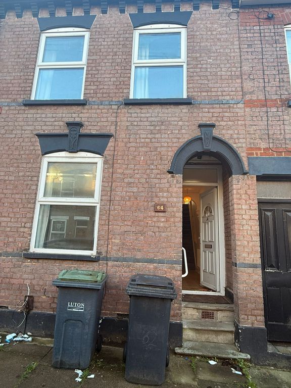 Property photo 2 of 25