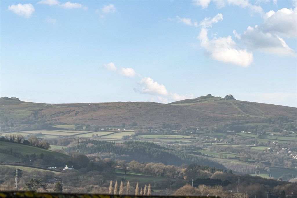 Property photo 2 of 20 Picture No. 23