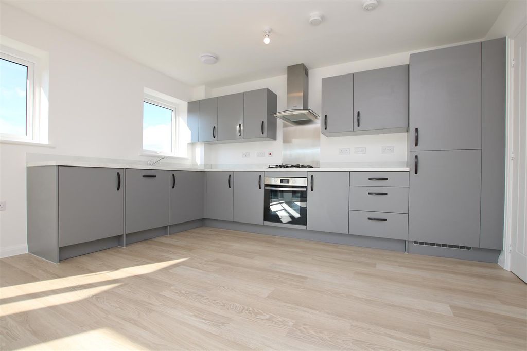 Property photo 3 of 12 Kitchen.Jpg