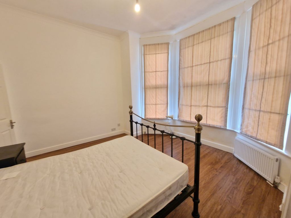 Property photo 1 of 7 Spencer Road, South Croydon Cr2 7El