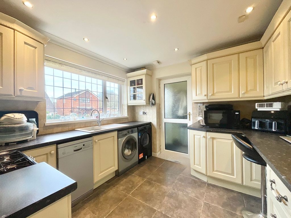 Property photo 2 of 21