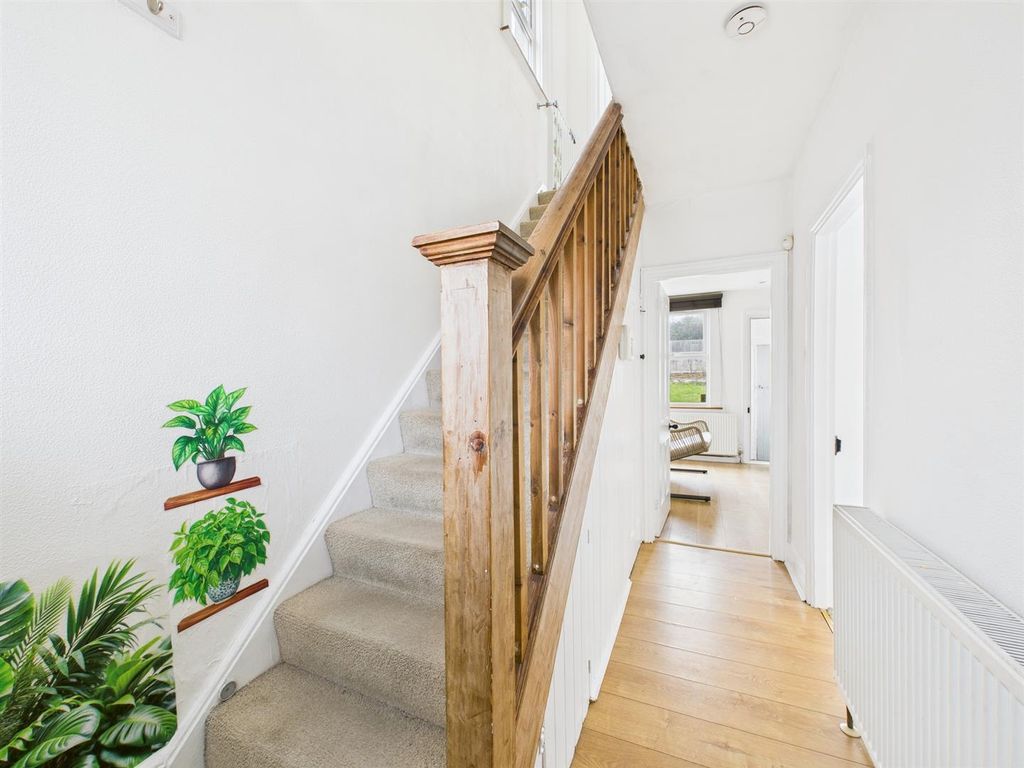 Property photo 2 of 15 Cam02885G0-Pr0536-Still007.Jpg