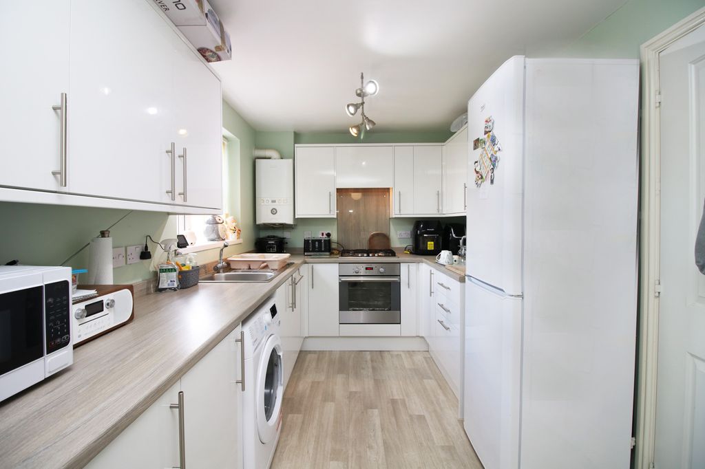 Property photo 2 of 23