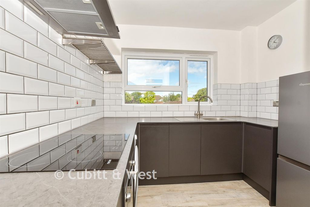 Property photo 2 of 12 Kitchen