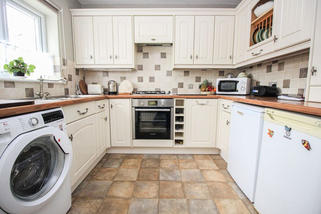 Property photo 3 of 15