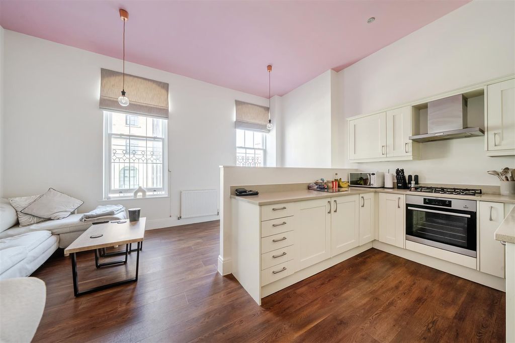 Property photo 3 of 16 Open Plan