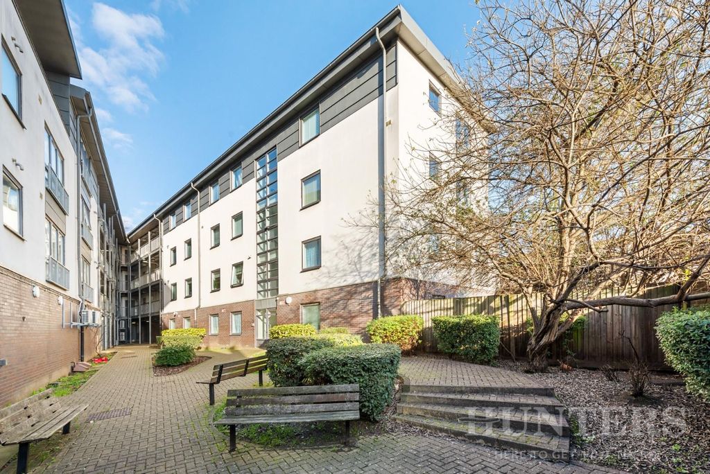 Property photo 3 of 12 Flat 34, Eileen Lenton Court N15 4Ur-9.Jpg