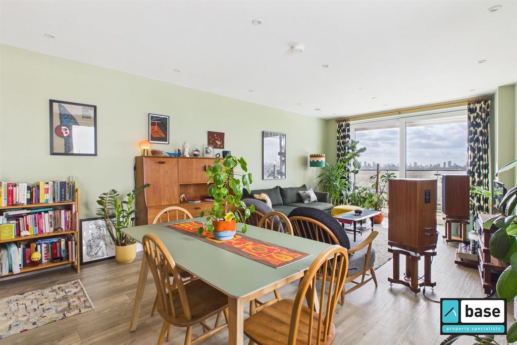 Property photo 1 of 28 Reception