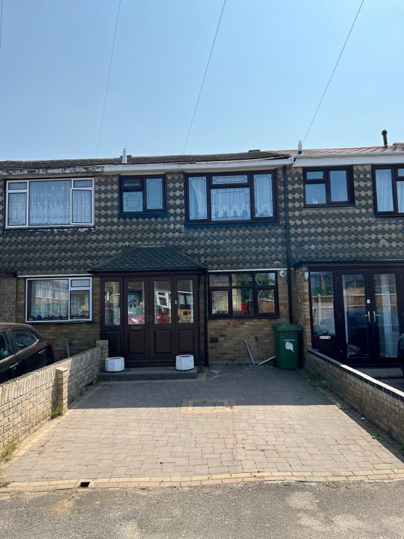 Property photo 1 of 14 Three Bedroom Terraced House