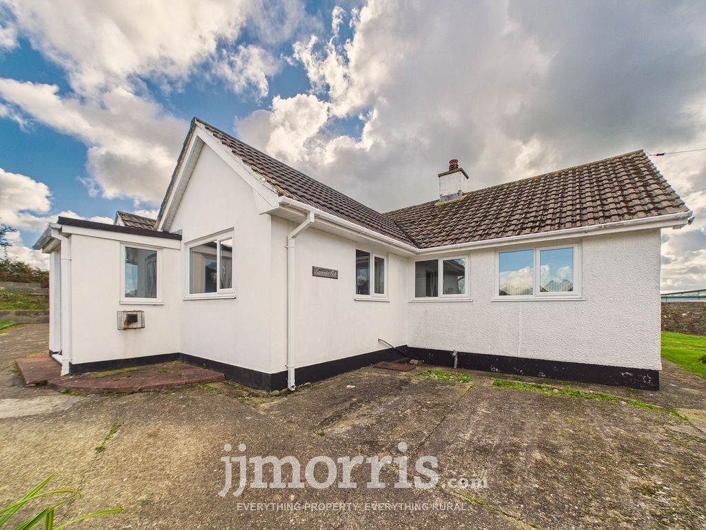 Property photo 2 of 33
