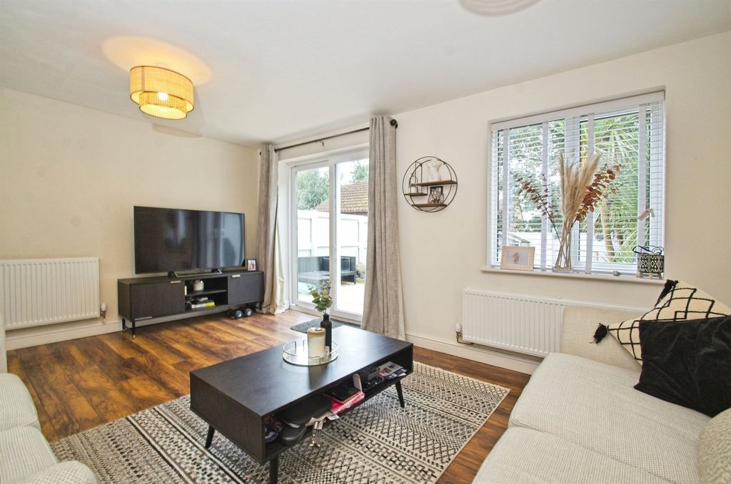 Property photo 3 of 13