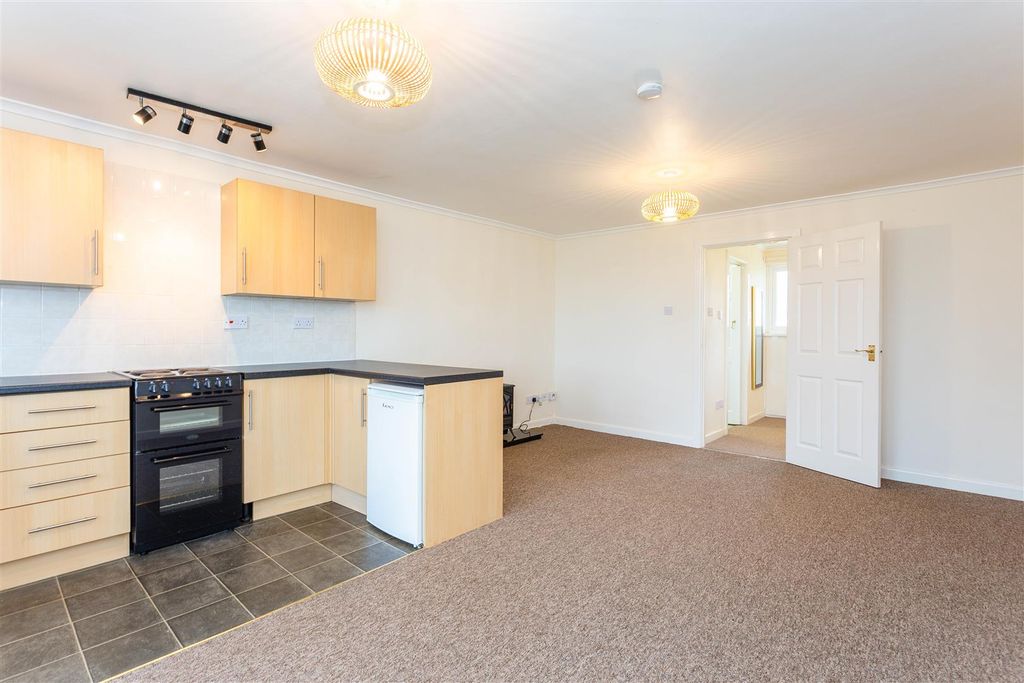 Property photo 2 of 9 Living Kitchen2.Jpg