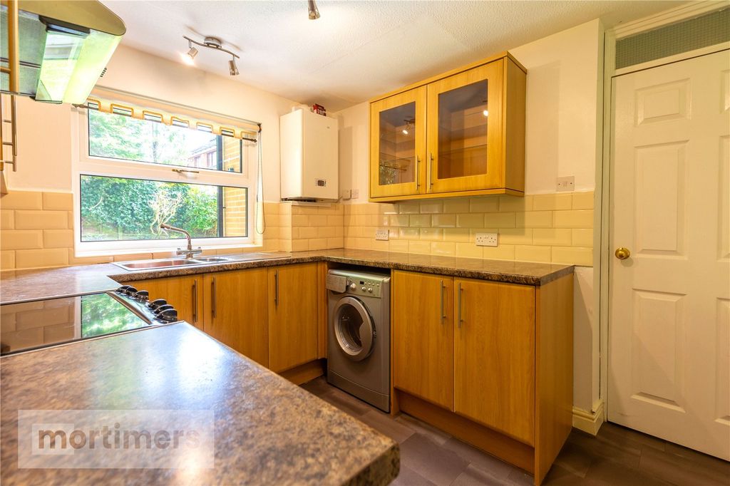 Property photo 3 of 20 Kitchen