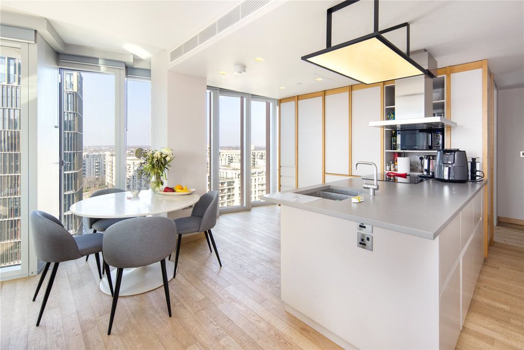 Property photo 1 of 40 Kitchen/Dining Area