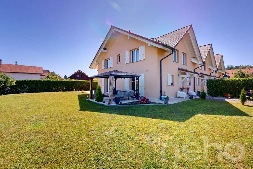 Property photo 3 of 12