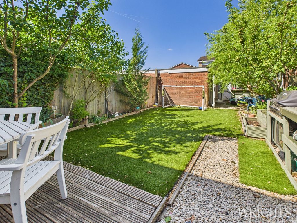 Property photo 2 of 21 Garden