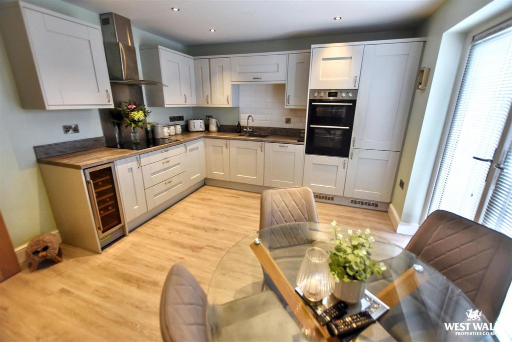 Property photo 3 of 23 14 (24).Jpg