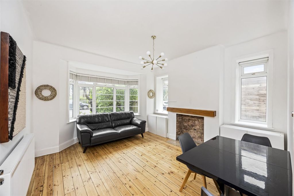 Property photo 2 of 15 Living/Dining Room