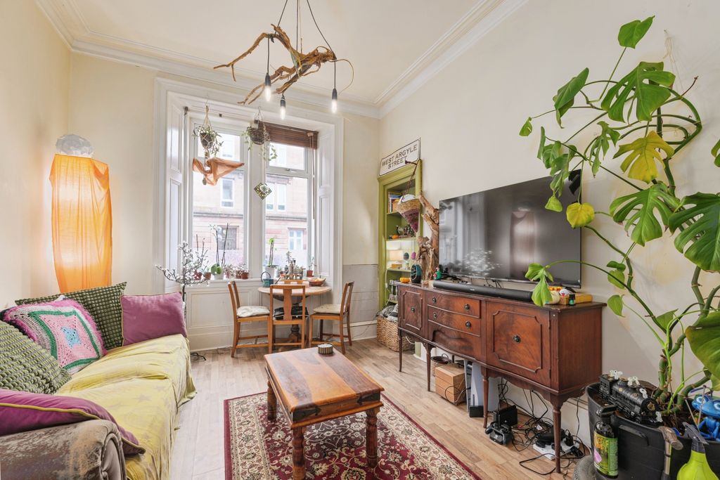 Property photo 3 of 15 Living Room