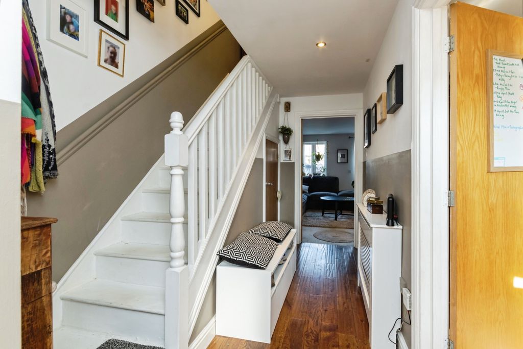Property photo 2 of 17 Photography
