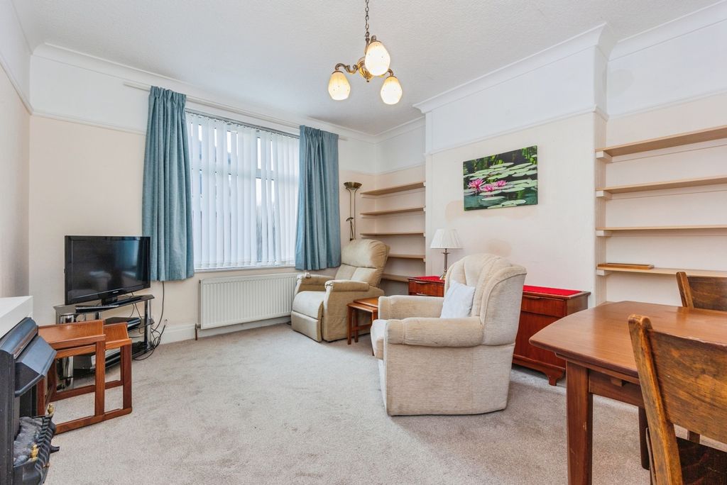 Property photo 2 of 20 Pbox-Img.Jpg