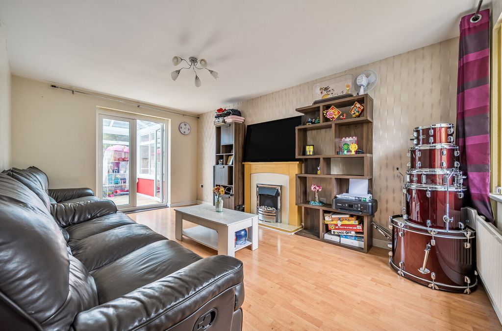 Property photo 3 of 16 5 - 1356136-4-68Cacf9...