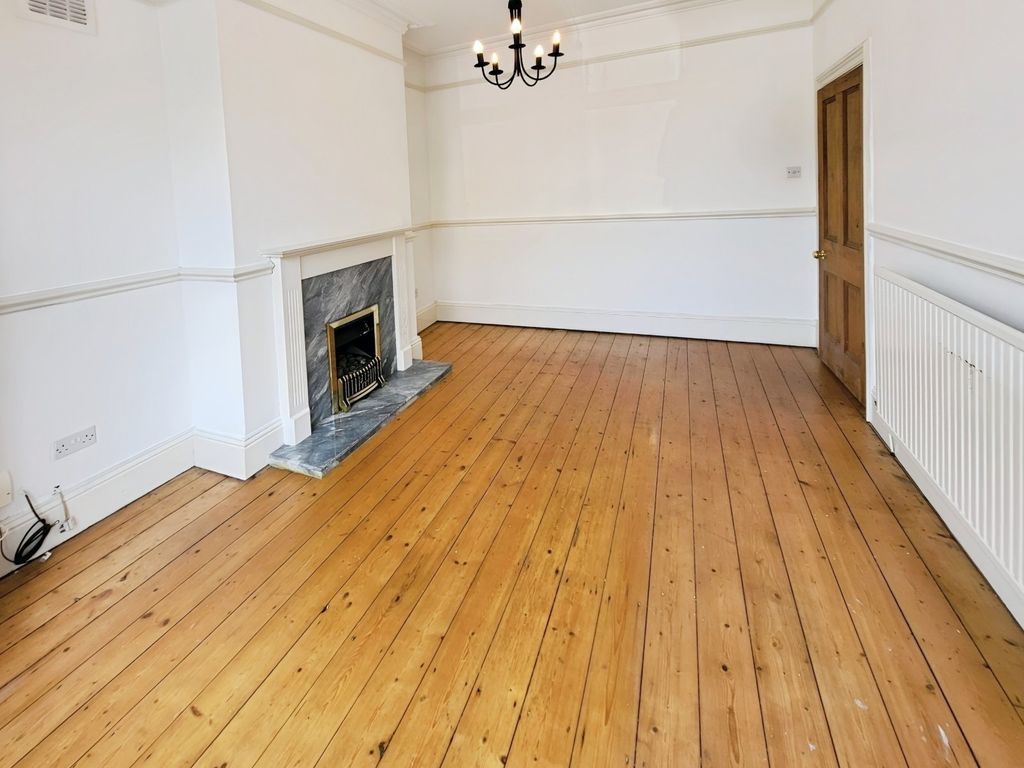 Property photo 3 of 19 Picture No. 17